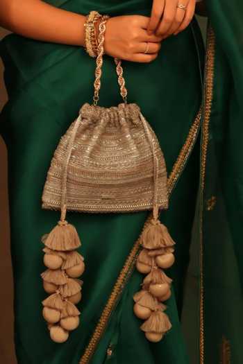 AMYRA Ekaya Textured Pattern Potli