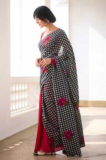 Shop_Dressfolk_Pink Handloom Cotton Checkered Pre-draped Saree With Unstitched Blouse Piece _Online_at_Aza_Fashions