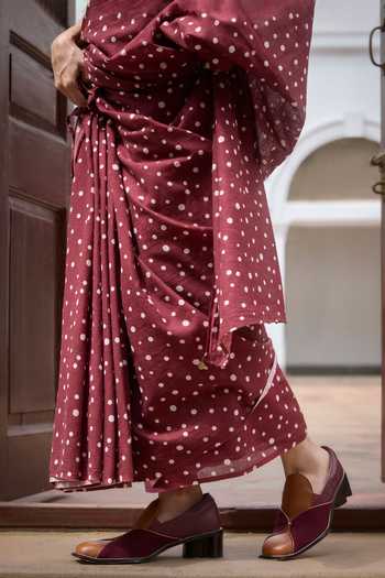 Buy_Dressfolk_White Handloom Cotton Pre-draped Saree With Unstitched Blouse Piece _Online_at_Aza_Fashions