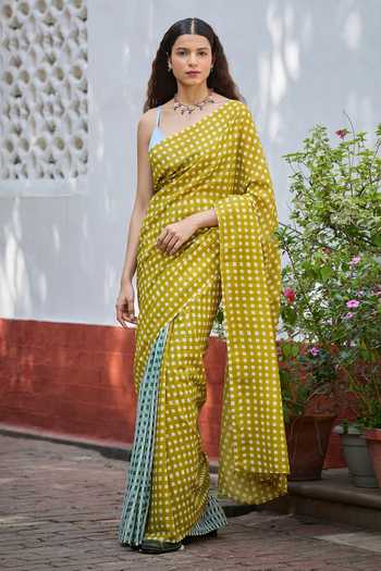Dressfolk Checkered Saree With Unstitched Blouse Piece 