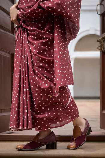 Shop_Dressfolk_White Handloom Cotton Polka Dot Saree And Unstitched Blouse _Online_at_Aza_Fashions