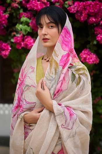 Shop_Dressfolk_Off White Linen Handloom Saree With Unstitched Blouse Piece _Online_at_Aza_Fashions