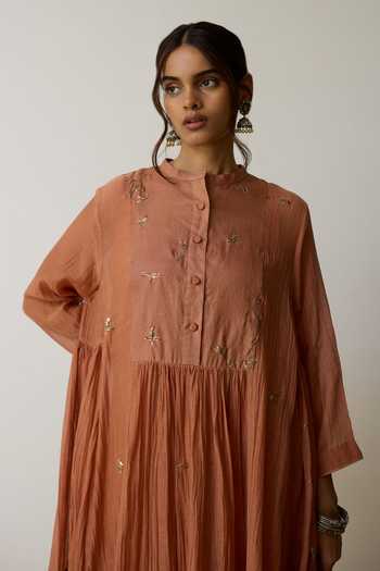 Buy_Rhua_Brown Handloom Cotton Mandarin Collar Reya Kurta And Pant Set _Online_at_Aza_Fashions