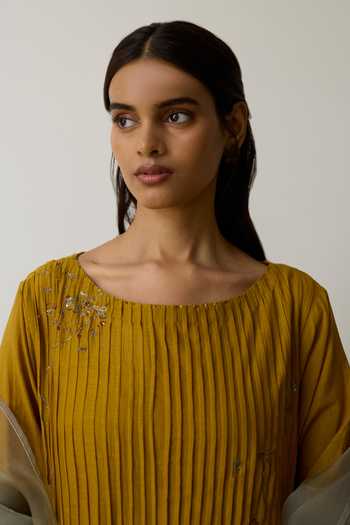 Shop_Rhua_Yellow Handloom Cotton Boat Neck, Yes Yukta Dabka Embroidered Kurta Set _Online_at_Aza_Fashions