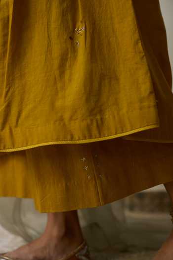 Buy_Rhua_Yellow Handloom Cotton Boat Neck, Yes Yukta Dabka Embroidered Kurta Set 