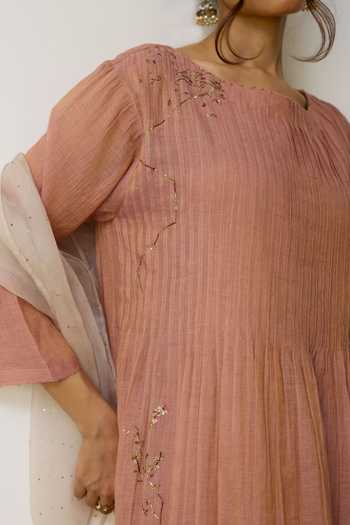 Rhua_Pink Handloom Cotton Dabka Work Boat Neck, Yes Nirvi Kurta Set _at_Aza_Fashions