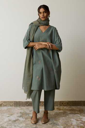 Rhua_Green Handloom Cotton V-neck Iti Kurta Set _at_Aza_Fashions
