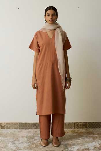 Shop_Rhua_Brown Handloom Cotton V-neck, Yes Keya Kurta And Pant Set 