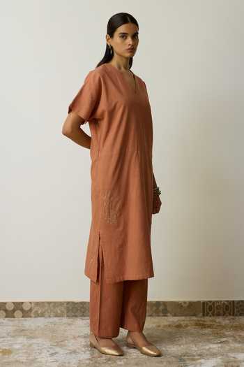 Buy_Rhua_Brown Handloom Cotton Embroidery V-neck, Yes Keya Kurta Set _Online_at_Aza_Fashions