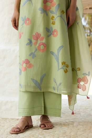 Shop_Vaayu_Green Muslin, Cotton Round Neck Lime Applique Embroidered Kurta Set _Online_at_Aza_Fashions