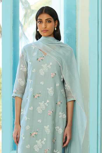 Vaayu_Sky Blue Muslin, Cotton V-neck Thread Embroidered Kurta Set _Online_at_Aza_Fashions