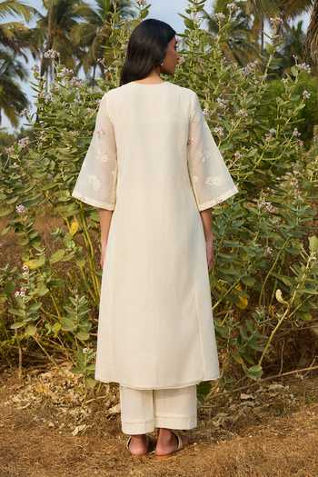 Vaayu Ivory Thread Embroidered Kurta & Pant Set 