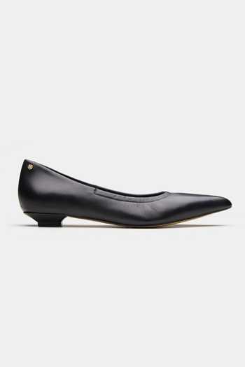 Buy_Oroh_Black Pointed Toe Genuine Leather Ballerinas _Online_at_Aza_Fashions