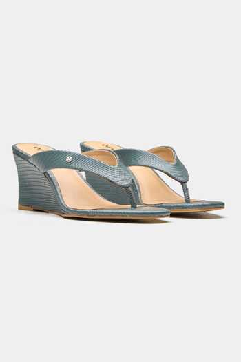 Oroh Cassia V-strap Wedges 