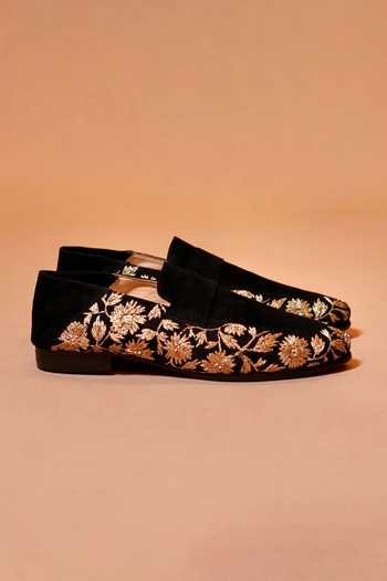 Dmodot_Black Ethnico Ricamo Oro Embroidered Loafers _Online_at_Aza_Fashions