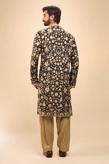 Arihant Rai Sinha Embroidered Kurta Pyjama Set 