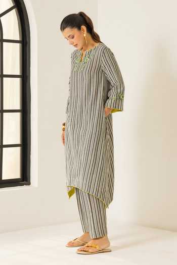 Dohr India Ivory Cotton, Silk, Kota Doria Split V-neck, Yes Savera Printed Kurta Set Online at Aza Fashions Dohr India_Ivory Cotton, Silk, Kota Doria Split V-neck, Yes Savera Printed Kurta Set _Online_at_Aza_Fashions