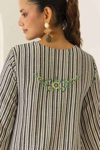 Shop Dohr India Ivory Cotton, Silk, Kota Doria Split V-neck, Yes Savera Printed Kurta Set Shop_Dohr India_Ivory Cotton, Silk, Kota Doria Split V-neck, Yes Savera Printed Kurta Set