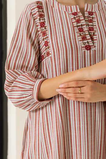 Buy_Dohr India_Ivory Cotton, Bemberg, Jacquard Round Neck Aaliyah Striped Pattern Kurta Set 