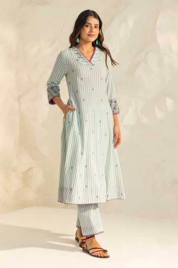 Dohr India_Green Cotton, Silk V-neck, Yes Embroidered Kurta Set _Online_at_Aza_Fashions