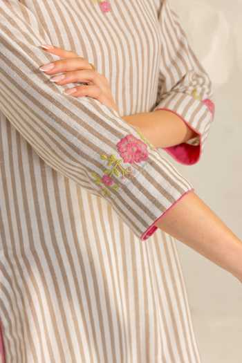 Shop_Dohr India_Beige Cotton, Silk, Kota Doria V-neck Zainab Printed Kurta Set 