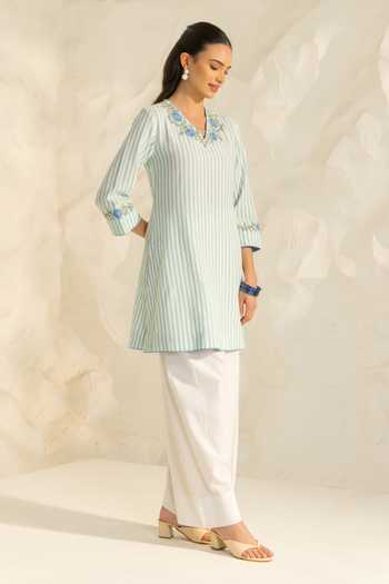 Shop Dohr India Ivory Cotton, Kota Doria, Silk V-neck Zainab Striped Pattern Kurta Set Online at Aza Fashions Shop_Dohr India_Ivory Cotton, Kota Doria, Silk V-neck Zainab Striped Pattern Kurta Set _Online_at_Aza_Fashions