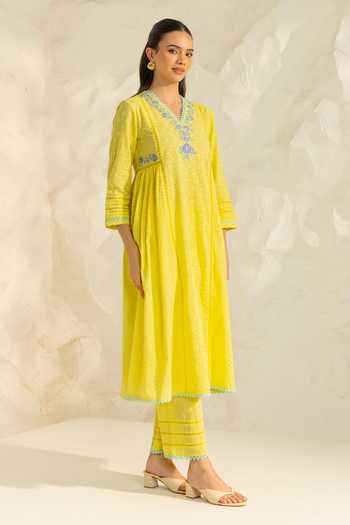 Dohr India Yellow Cotton, Kota Doria, Silk V-neck, Yes Aizah Neckline Embroidered Kurta Set Online at Aza Fashions Dohr India_Yellow Cotton, Kota Doria, Silk V-neck, Yes Aizah Neckline Embroidered Kurta Set _Online_at_Aza_Fashions