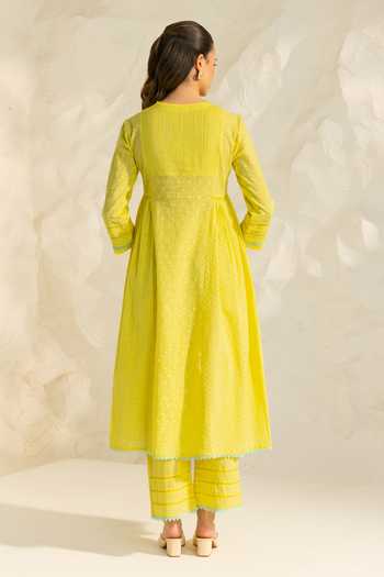 Dohr India Aizah Neckline Embroidered Kurta Set 