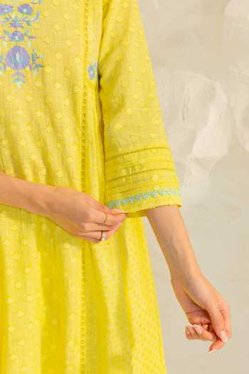 Shop Dohr India Yellow Cotton, Kota Doria, Silk V-neck, Yes Aizah Neckline Embroidered Kurta Set Online at Aza Fashions Shop_Dohr India_Yellow Cotton, Kota Doria, Silk V-neck, Yes Aizah Neckline Embroidered Kurta Set _Online_at_Aza_Fashions