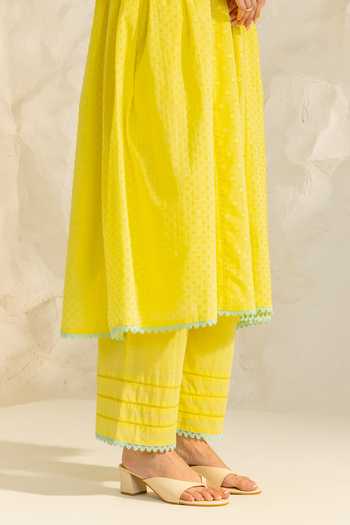 Buy Dohr India Yellow Cotton, Kota Doria, Silk V-neck, Yes Aizah Neckline Embroidered Kurta Set Buy_Dohr India_Yellow Cotton, Kota Doria, Silk V-neck, Yes Aizah Neckline Embroidered Kurta Set