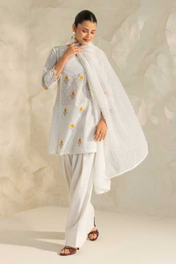 Dohr India Laila Floral Embroidered Short Kurta Set 