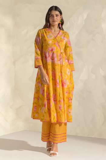 Dohr India_Yellow Cotton, Silk V-neck, Yes Riva Printed Kurta Set _Online_at_Aza_Fashions