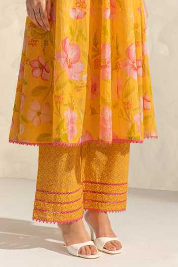 Dohr India_Yellow Cotton, Silk V-neck, Yes Riva Printed Kurta Set _at_Aza_Fashions