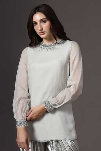 Pooja Peshoria_Green Organza, Shantoon, Satin Round Neck, Yes Placed Hand Embroidered Kurta Set _Online_at_Aza_Fashions