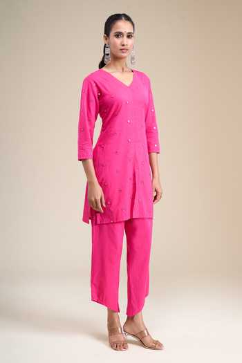 Khwaab By Sanjana Lakhani_Pink Cotton V-neck Embellished Kurta With Pant _Online_at_Aza_Fashions