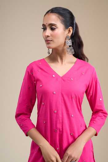 Buy_Khwaab By Sanjana Lakhani_Pink Cotton V-neck Embellished Kurta With Pant _Online_at_Aza_Fashions
