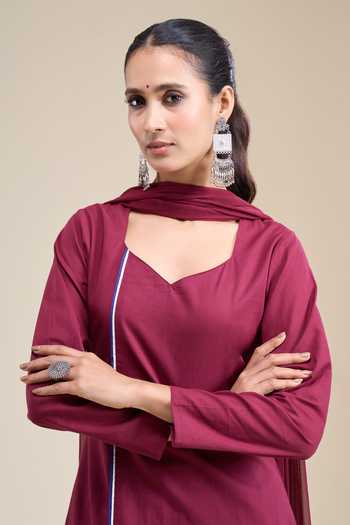 Khwaab By Sanjana Lakhani_Maroon Cotton Sweetheart Neck Straight Kurta And Contrast Pant Set _at_Aza_Fashions