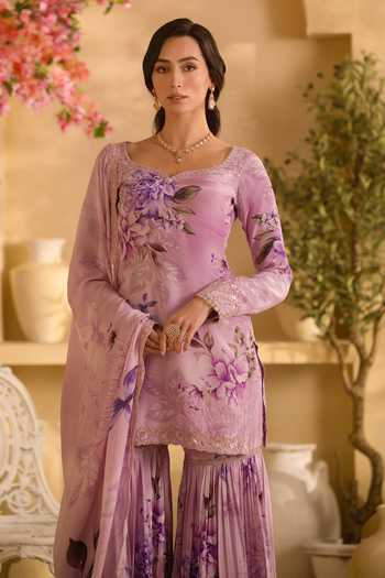 Lashkaraa Purple Silk, Crepe, Chinon Sweetheart Neck, Floral Print Short Kurta Gharara Set Online at Aza Fashions Lashkaraa_Purple Silk, Crepe, Chinon Sweetheart Neck, Floral Print Short Kurta Gharara Set _Online_at_Aza_Fashions