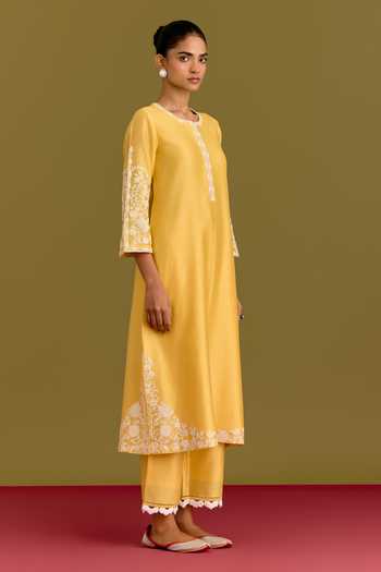 Devnaagri_Yellow Silk, Chanderi, Organza Round Neck, Yes Placed Embroidered Kurta Set _Online_at_Aza_Fashions