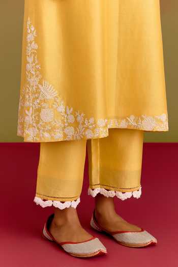 Shop_Devnaagri_Yellow Silk, Chanderi, Organza Round Neck, Yes Placed Embroidered Kurta Set 