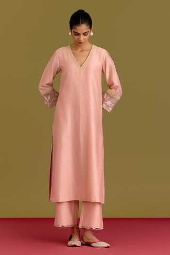 Shop_Devnaagri_Pink , Chanderi, , Kurta Set With Floral Pattern Dupatta _Online_at_Aza_Fashions