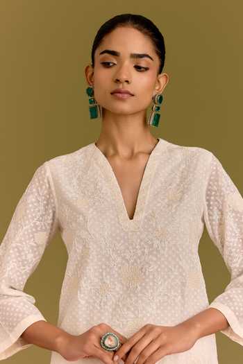 Buy_Devnaagri_Ivory , , Chanderi, V-neck Tonal Embroidered Kurta Set 