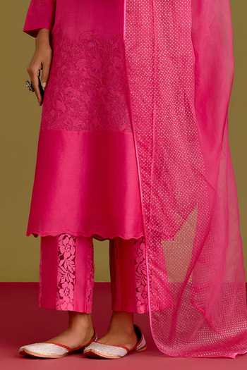 Buy Devnaagri Fuchsia Silk, Organza, Chanderi Round Neck Tonal Embroidered Straight Kurta Set Buy_Devnaagri_Fuchsia Silk, Organza, Chanderi Round Neck Tonal Embroidered Straight Kurta Set