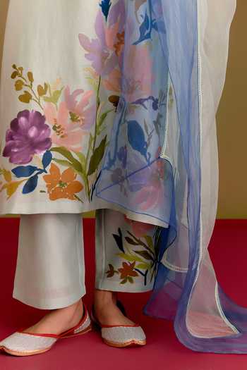 Buy_Devnaagri_Blue Silk, Chanderi, Organza Split V-neck Floral Pattern Kurta Set _Online_at_Aza_Fashions