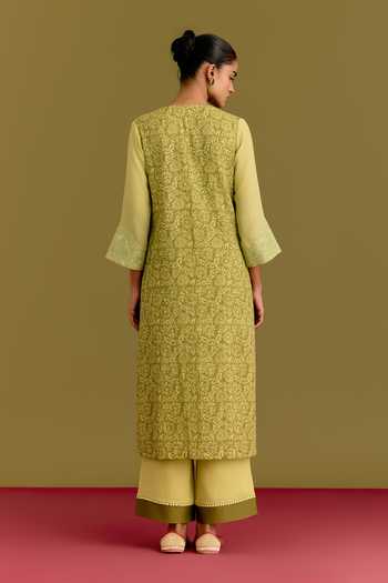Devnaagri Floral Pattern Kurta Set 