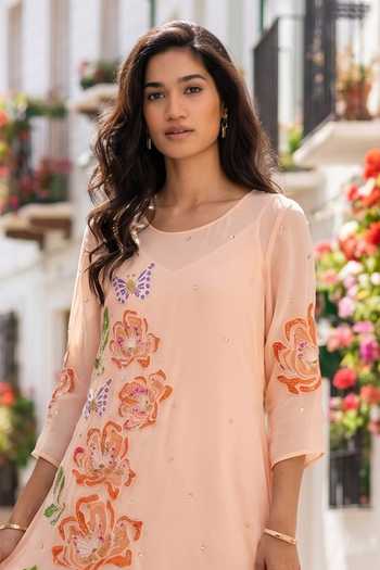 Seams Pret And Couture_Pink Georgette, Shantoon Round Neck, Yes Lavira Embroidered Kurta Set _Online_at_Aza_Fashions