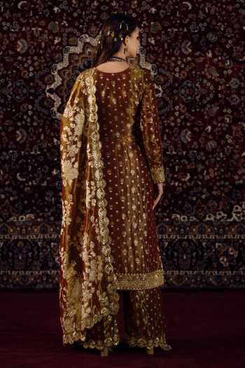 Lashkaraa Embroidered Kurta Set 