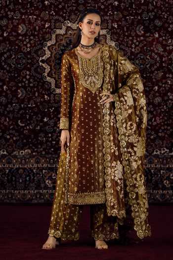 Buy_Lashkaraa_Brown Tissue, Brocade V-neck, Yes Embroidered Kurta Set _Online_at_Aza_Fashions