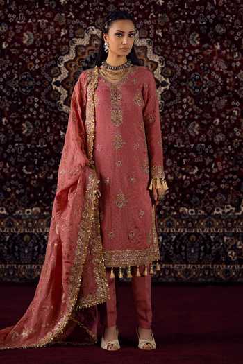Shop Lashkaraa Coral Organza, Viscose V-neck, Yes Zari Embroidered Kurta Set Online at Aza Fashions Shop_Lashkaraa_Coral Organza, Viscose V-neck, Yes Zari Embroidered Kurta Set _Online_at_Aza_Fashions