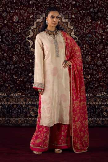 Lashkaraa_Off White Silk Satin, Organza Round Neck, Yes Embroidered Straight Kurta Set _at_Aza_Fashions